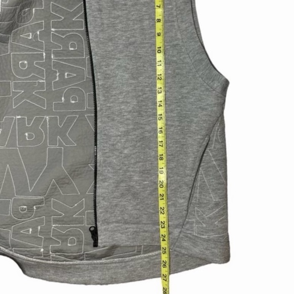 Ivy Park Hooded Embroidered Logo Sleeveless Vest - Picture 5 of 8